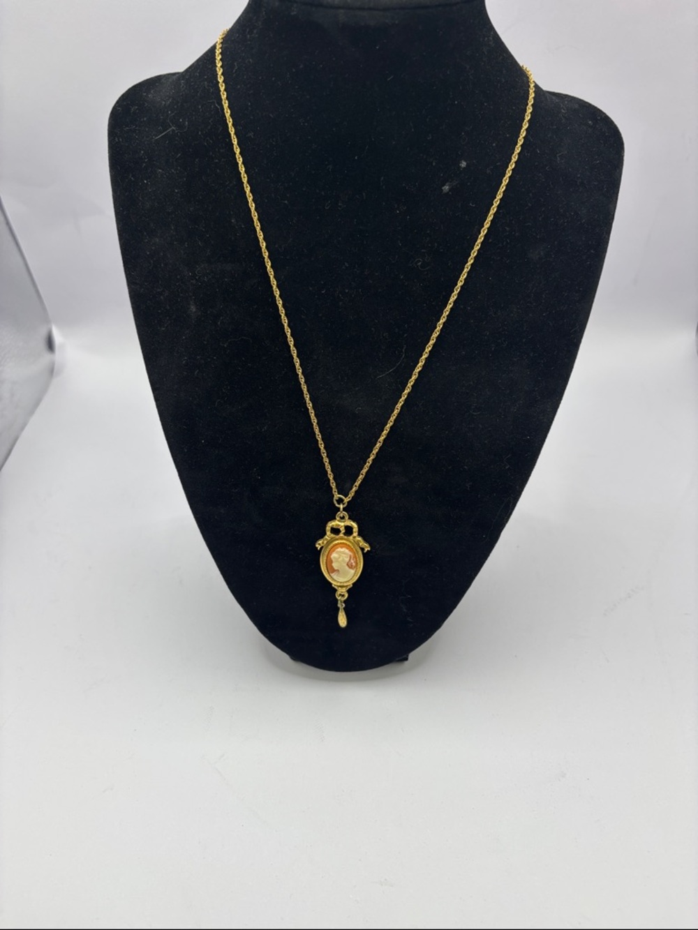 1928 Gold-Tone Cameo Pendant Necklace with Peach and Cream Portrait